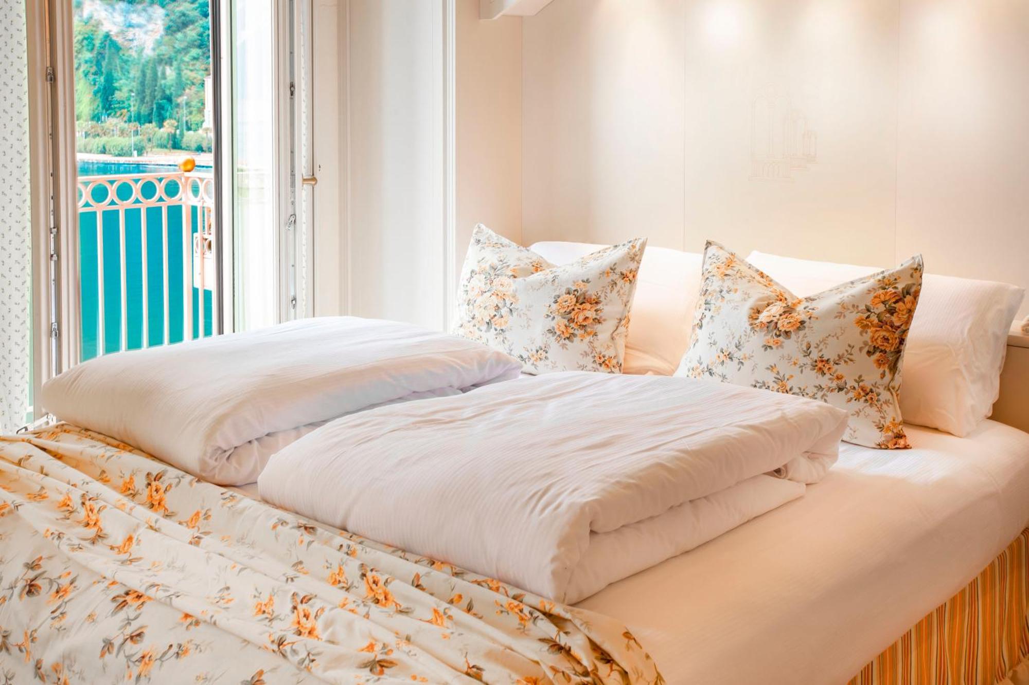 Bellavista Lakefront Hotel & Apartments Рива дел Гарда Екстериор снимка