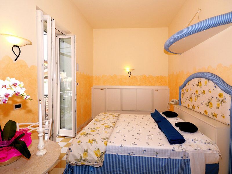 Bellavista Lakefront Hotel & Apartments Рива дел Гарда Екстериор снимка